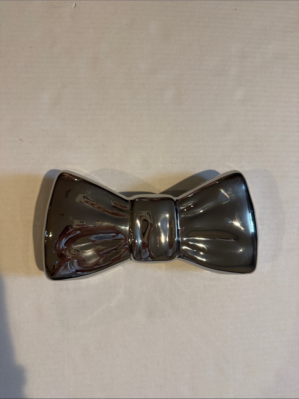 Mango Metallic Bow Clutch - Gunmetal